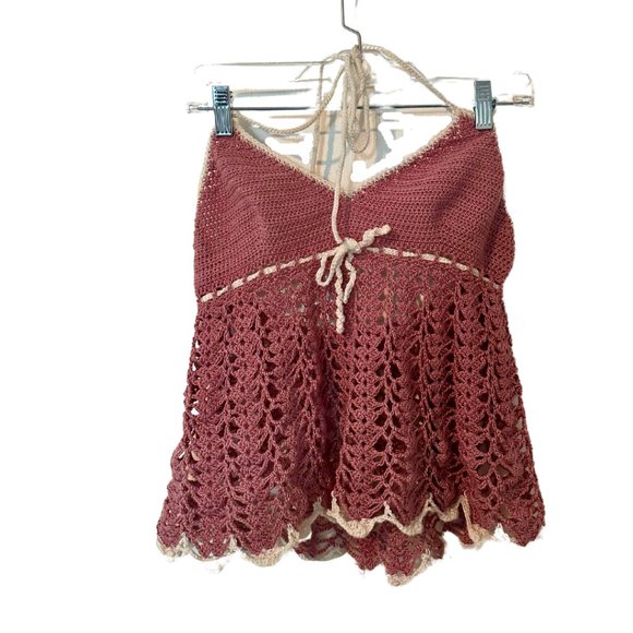 Hand crocheted halterneck top. - Picture 3 of 4